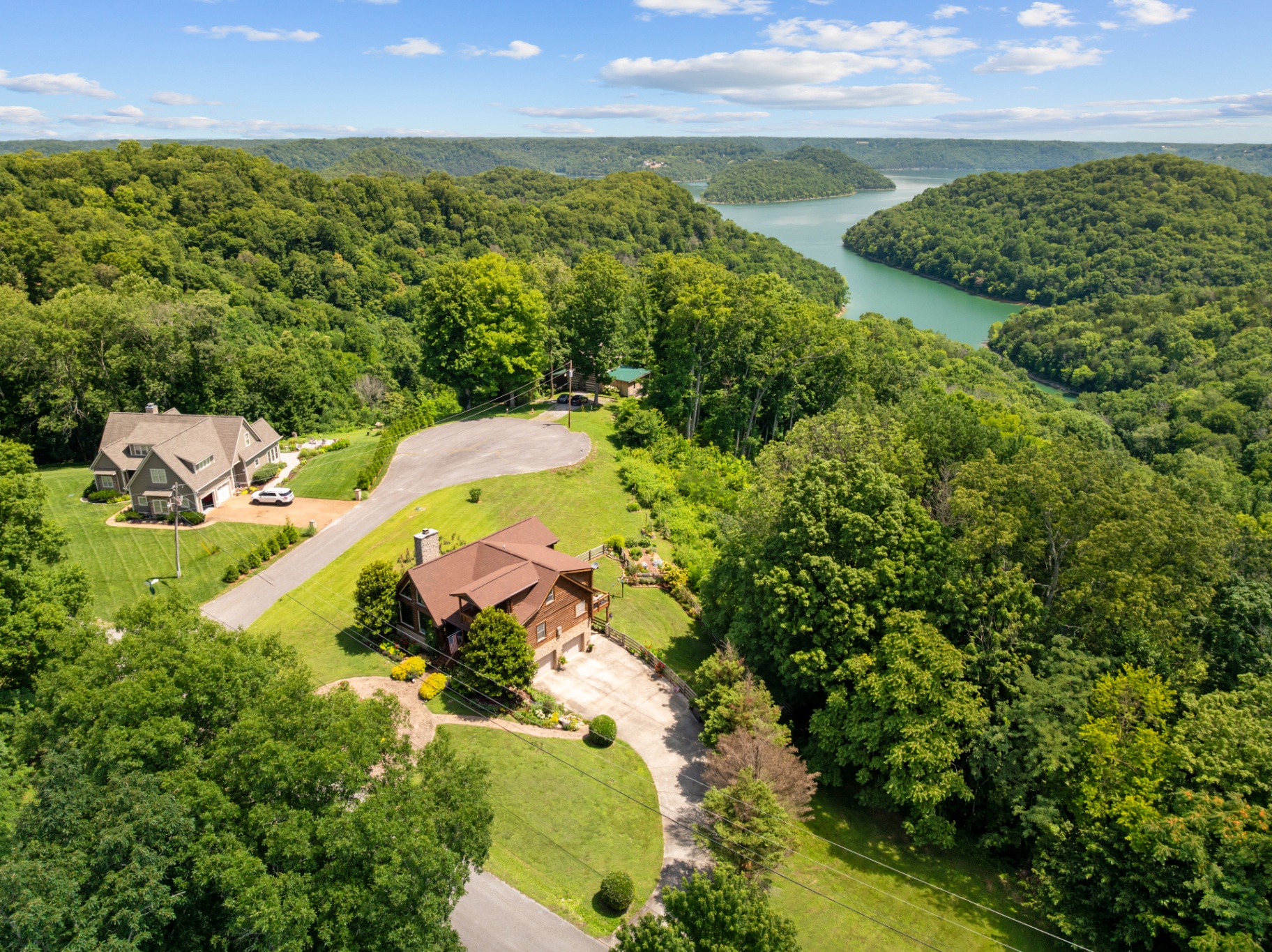 Aerial view of 480 Seaton Dr and Blue Water Bay
