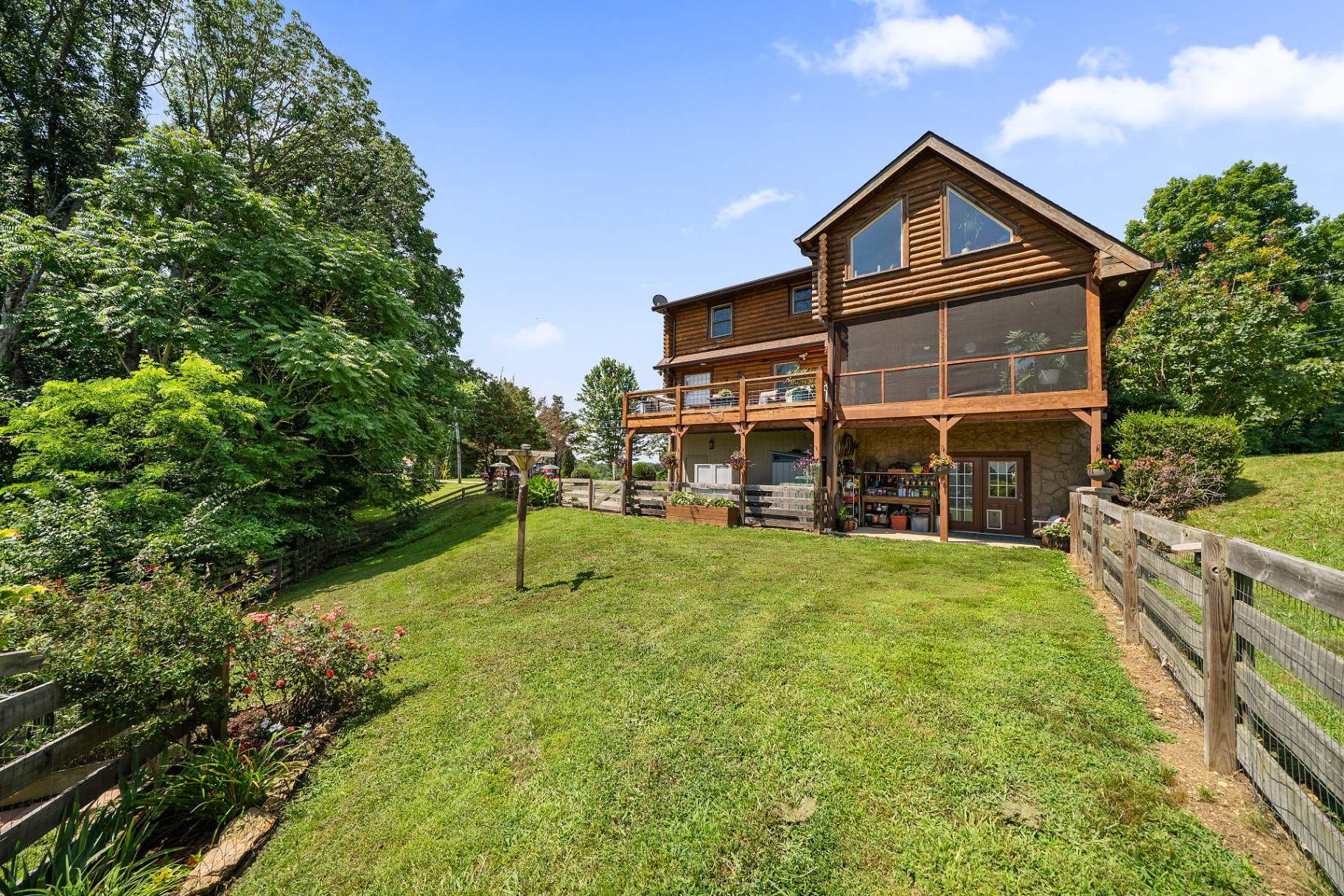 Side elevation of the log home