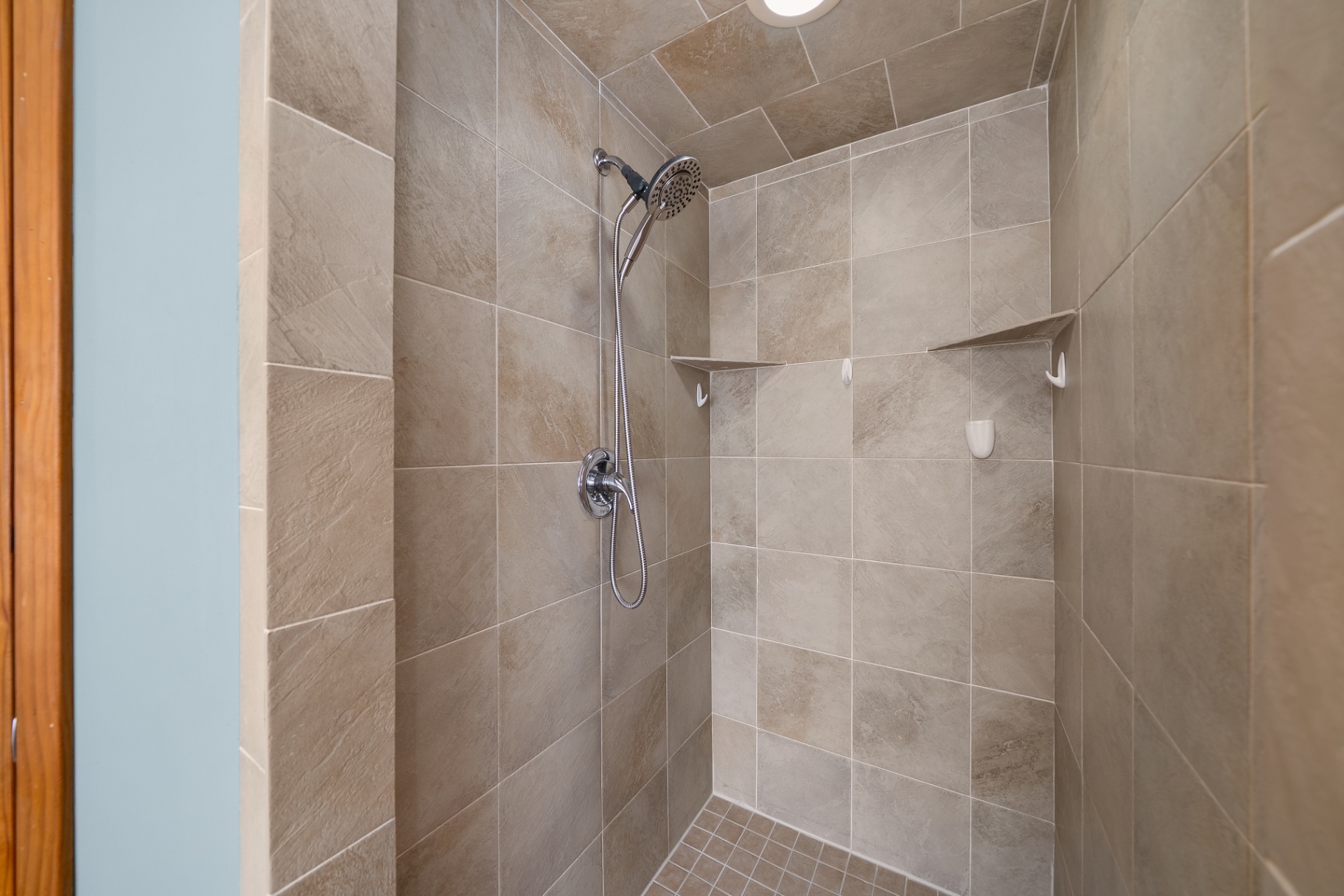 Primary bathroom vanity and finishes